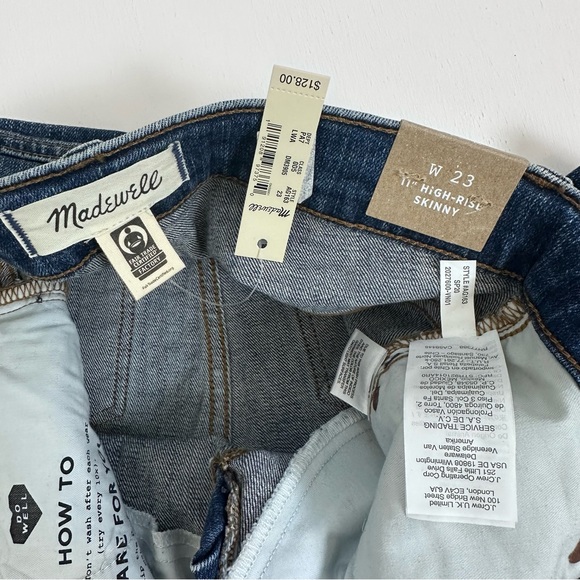 11" High-Rise Skinny Jeans in Longridge Wash Size 23 Style# AG163 - Picture 10 of 10